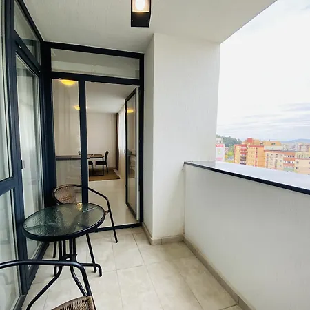 Sunny Apartment *